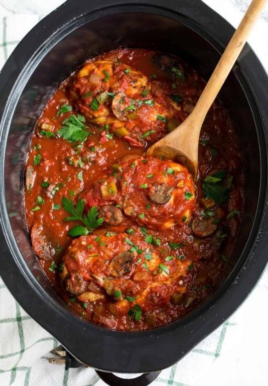 Slow Cooker Chicken Breast with Tomato Sauce