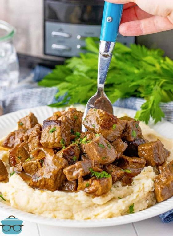 Slow Cooker Garlic Butter Steak Bites