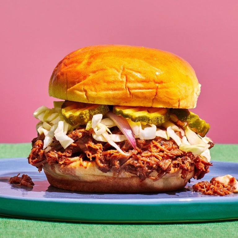 Slow Cooker Pulled Pork Sandwiches