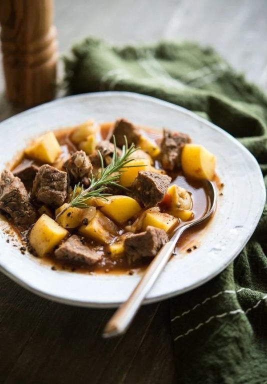Slow Cooker Steak and Potato Stew