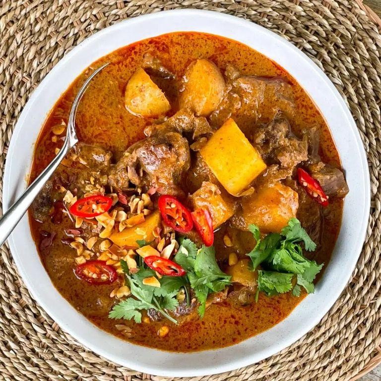 Slow Cooker Thai Massaman Curry