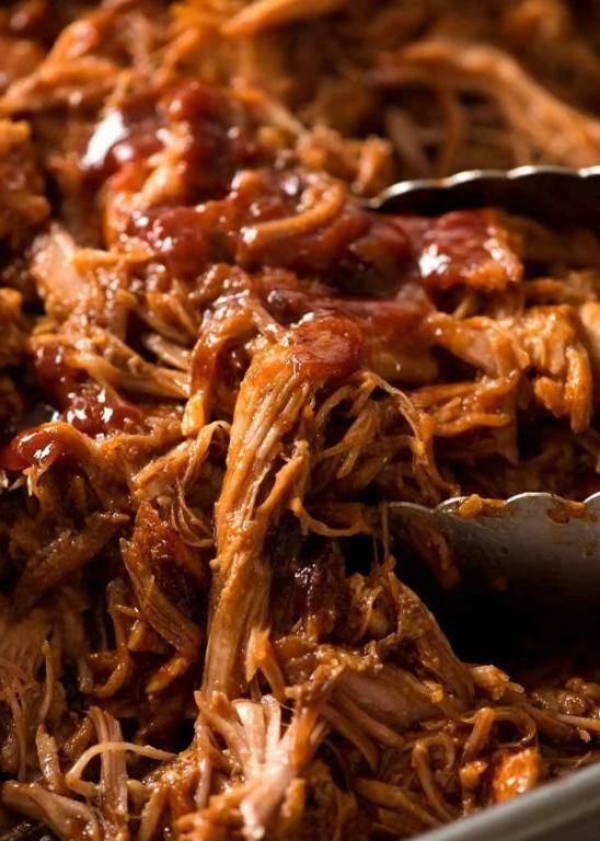 Slow-Cooked Pulled Pork with Barbecue Sauce