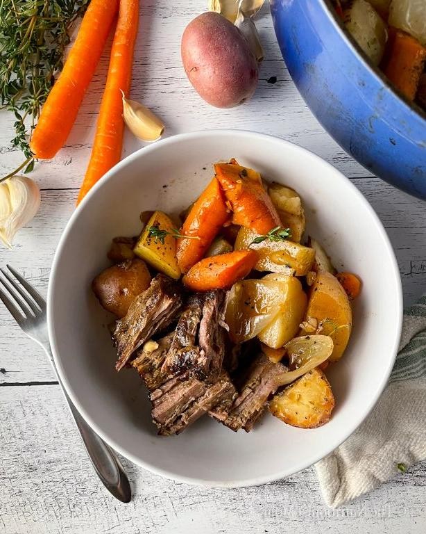 Smoky Paprika Chuck Roast with Carrots