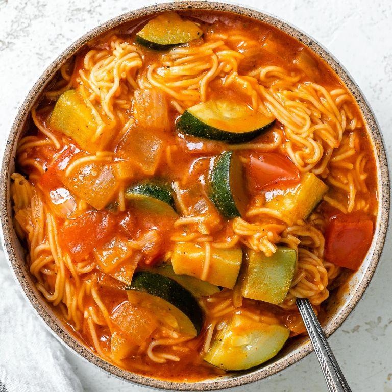 Sopa de Fideo with Tomato and Garlic