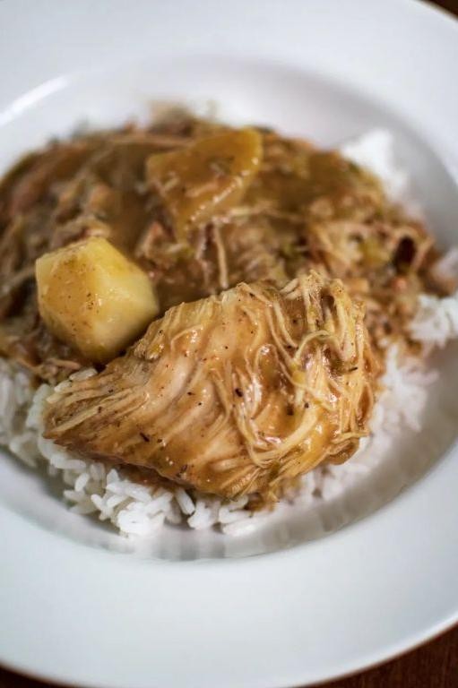 Southern-Style Smothered Stew Chicken