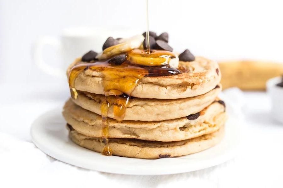 Spiced Amaranth Pancakes with Maple Syrup