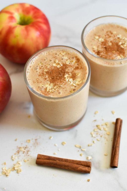 Spiced Apple and Oatmeal Smoothie