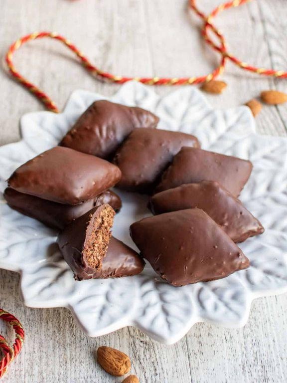 Spiced Italian Mostaccioli Cookies