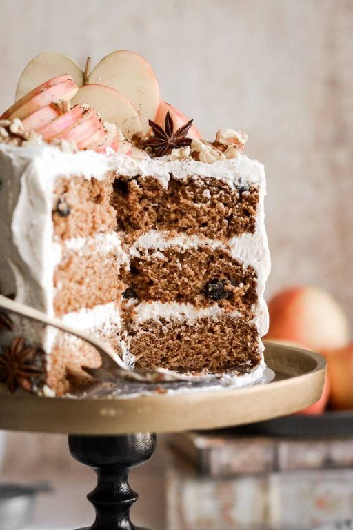 Spiced Rum Raisin Cake