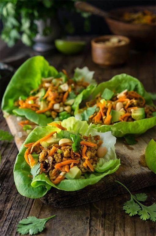 Spicy Ground Turkey Lettuce Wraps