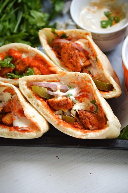 Spicy Harissa Chicken Pita Pockets