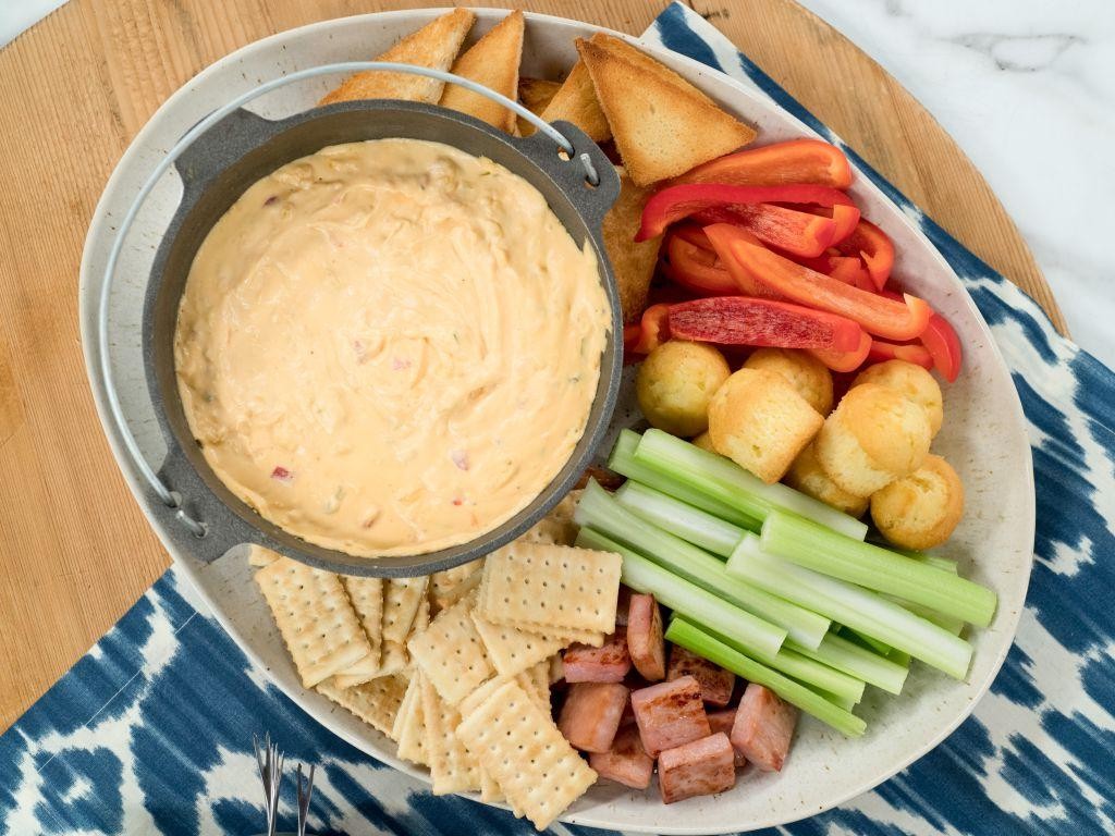Spicy Pimento Cheese Fondue