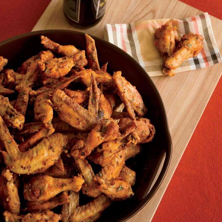 Spicy Sriracha Breaded Chicken Wings