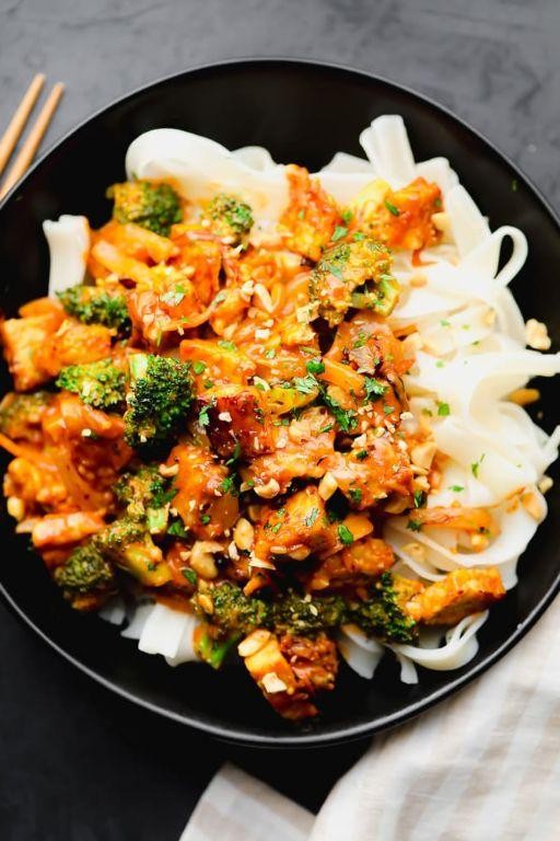 Spicy Tempeh Stir-Fry with Peanuts