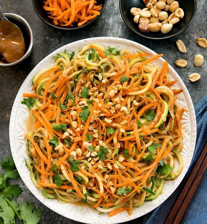 Spicy Thai Peanut Zucchini Noodles