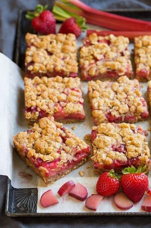 Strawberry Rhubarb Crumble Bars