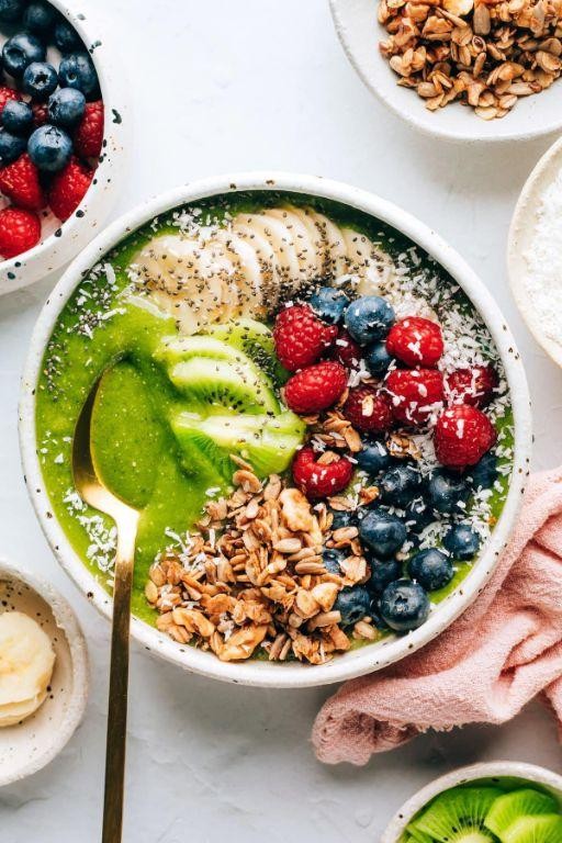 Strawberry and Spinach Smoothie Bowl