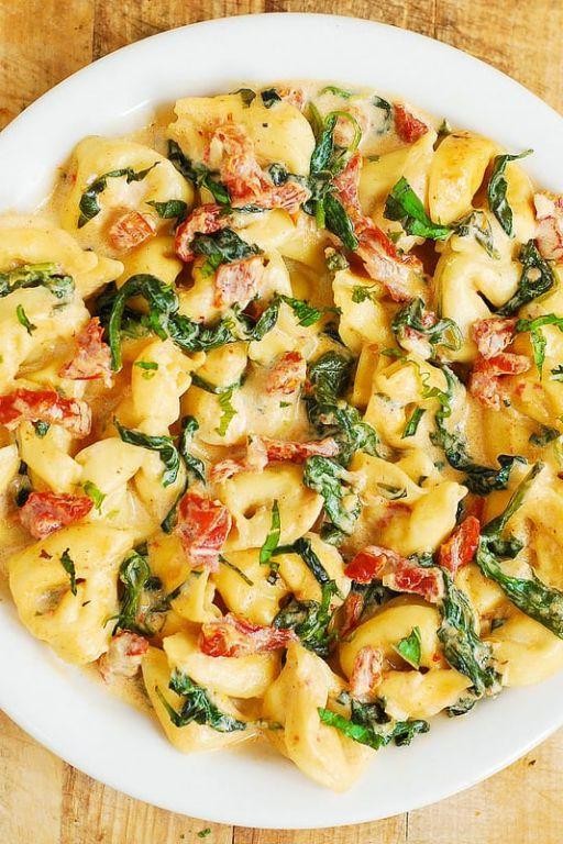 Sun-Dried Tomato and Spinach Alfredo Tortellini