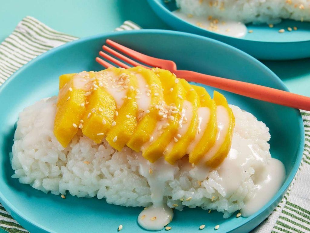 Thai Mango Sticky Rice Dessert