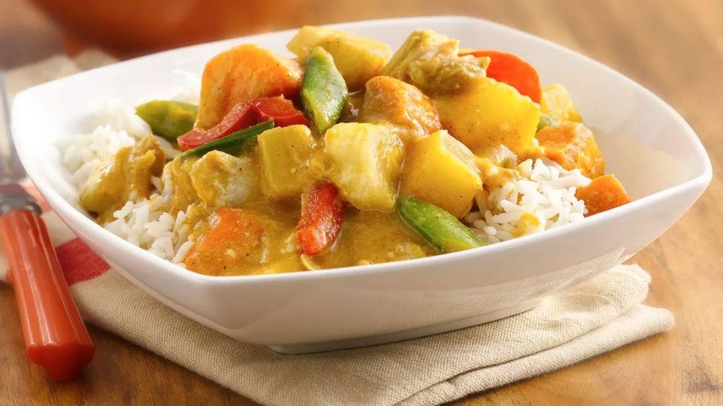 Thai Pineapple Chicken Curry in the Slow Cooker