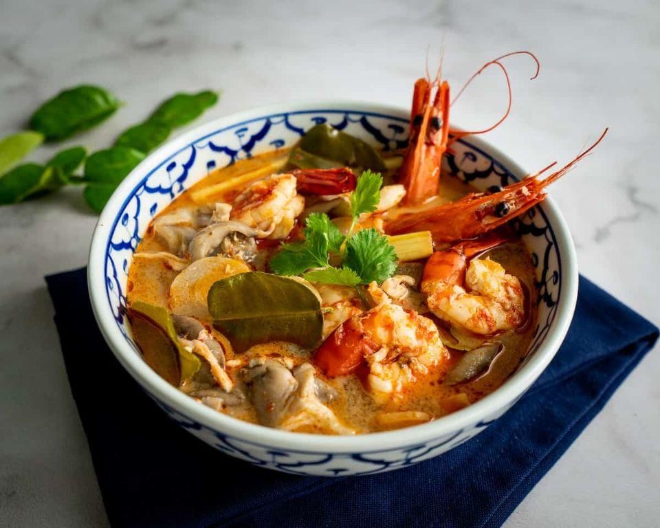 Thai Tom Yum Goong (Spicy Shrimp Soup)
