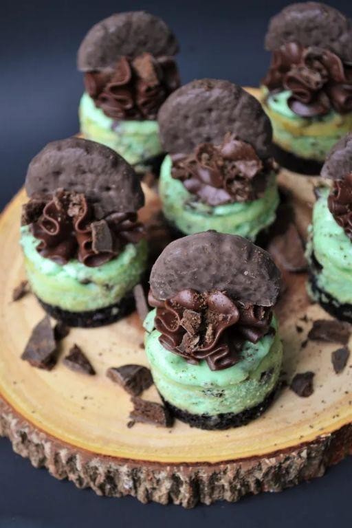Thin Mint Cheesecake Bites