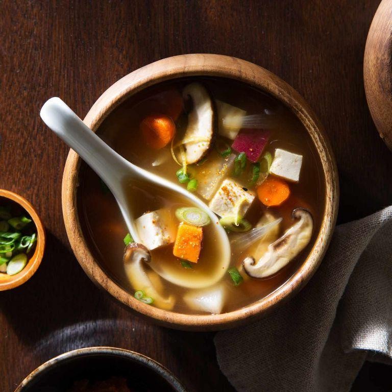 Tofu to Yasai no Miso Shiru (Miso Soup with Tofu and Vegetables)