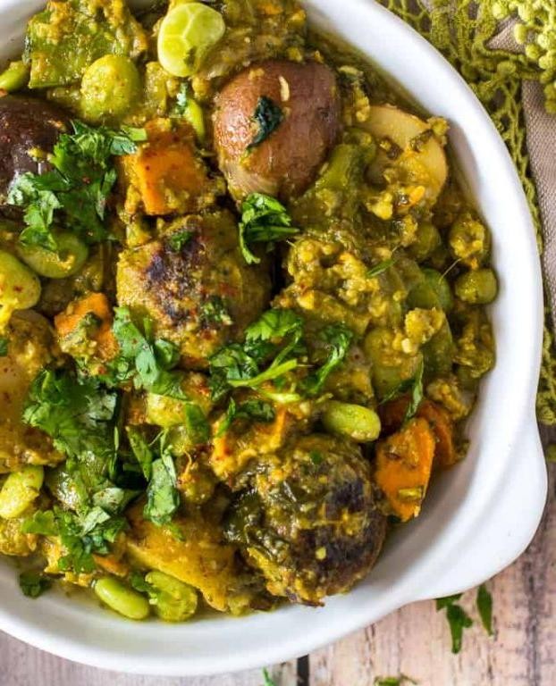 Undhiyu with Mixed Vegetables and Muthia