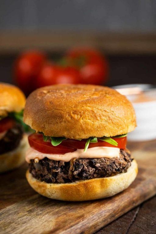 Varavah Burgers with Spicy Aioli