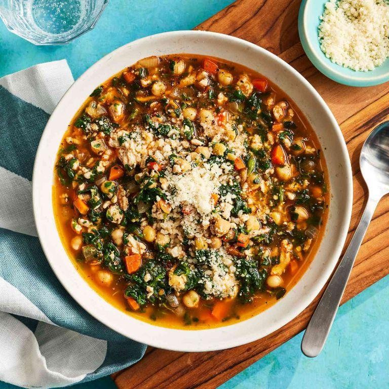 Varavah Stew with Chickpeas and Spinach