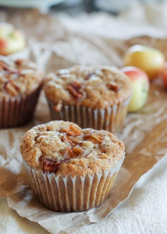 Vegan Apple Oatmeal Muffins