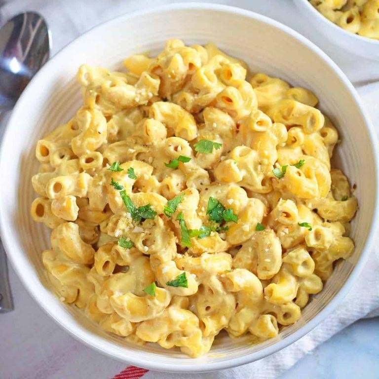 Vegan Cashew Mac and Cheese