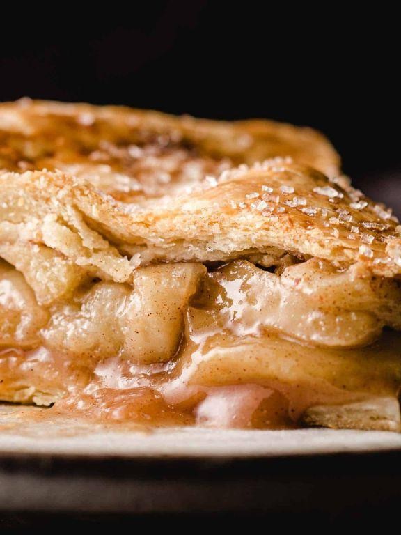 Warm Homemade Apple Pie with Cinnamon