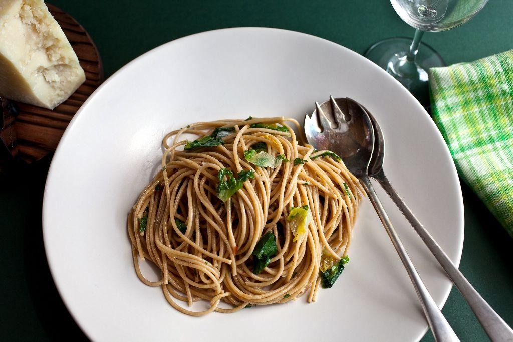 Whole Grain Pasta with Olive Oil and Garlic